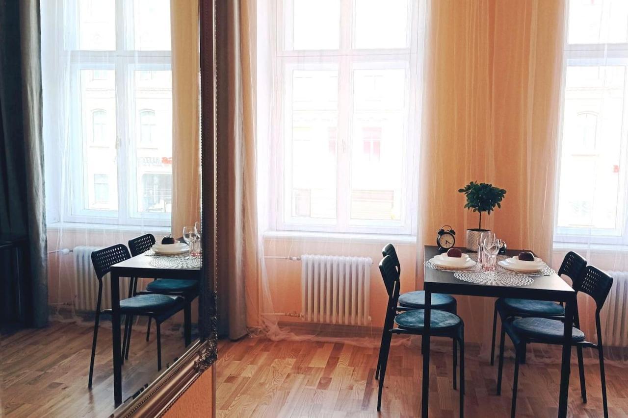 Centrally Located Studio Apartment Riga Eksteriør bilde