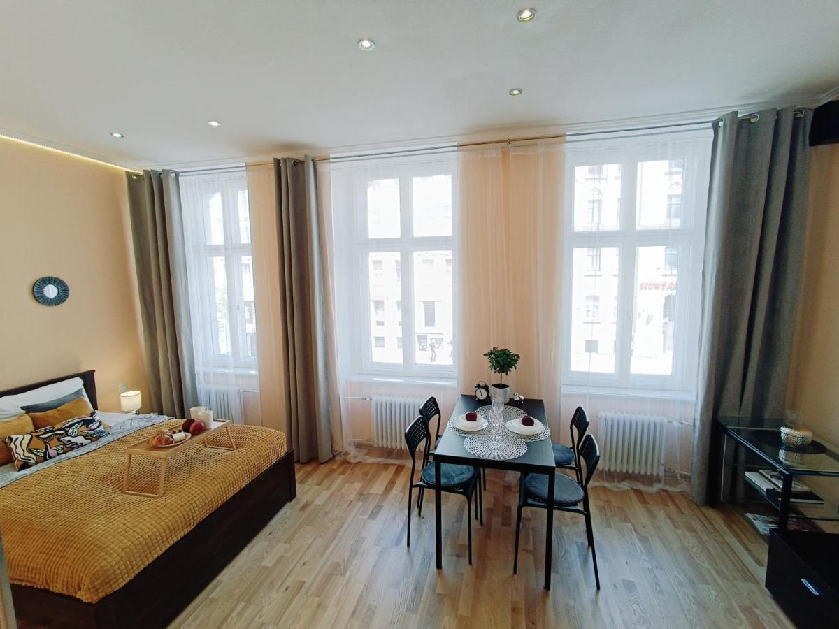 Centrally Located Studio Apartment Riga Eksteriør bilde
